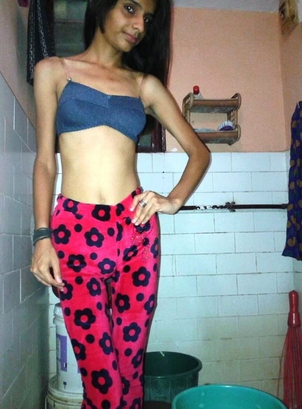Indian Teen Nude Yoga - Skinny figured sexy Indian girl's hot sex pics - IndiansNude.Com